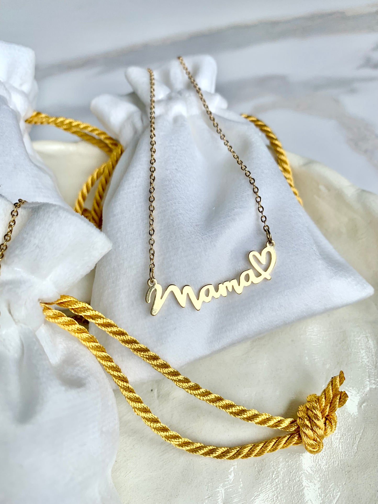 Grandinėlė ‘Mama’