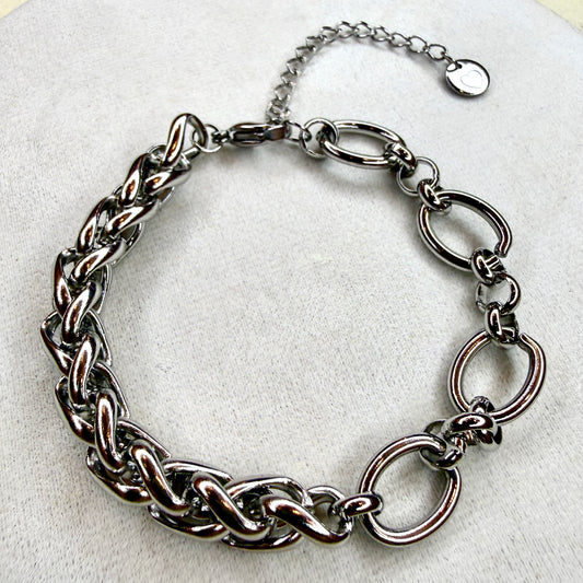 Apyrankė ‘Silver Bond’