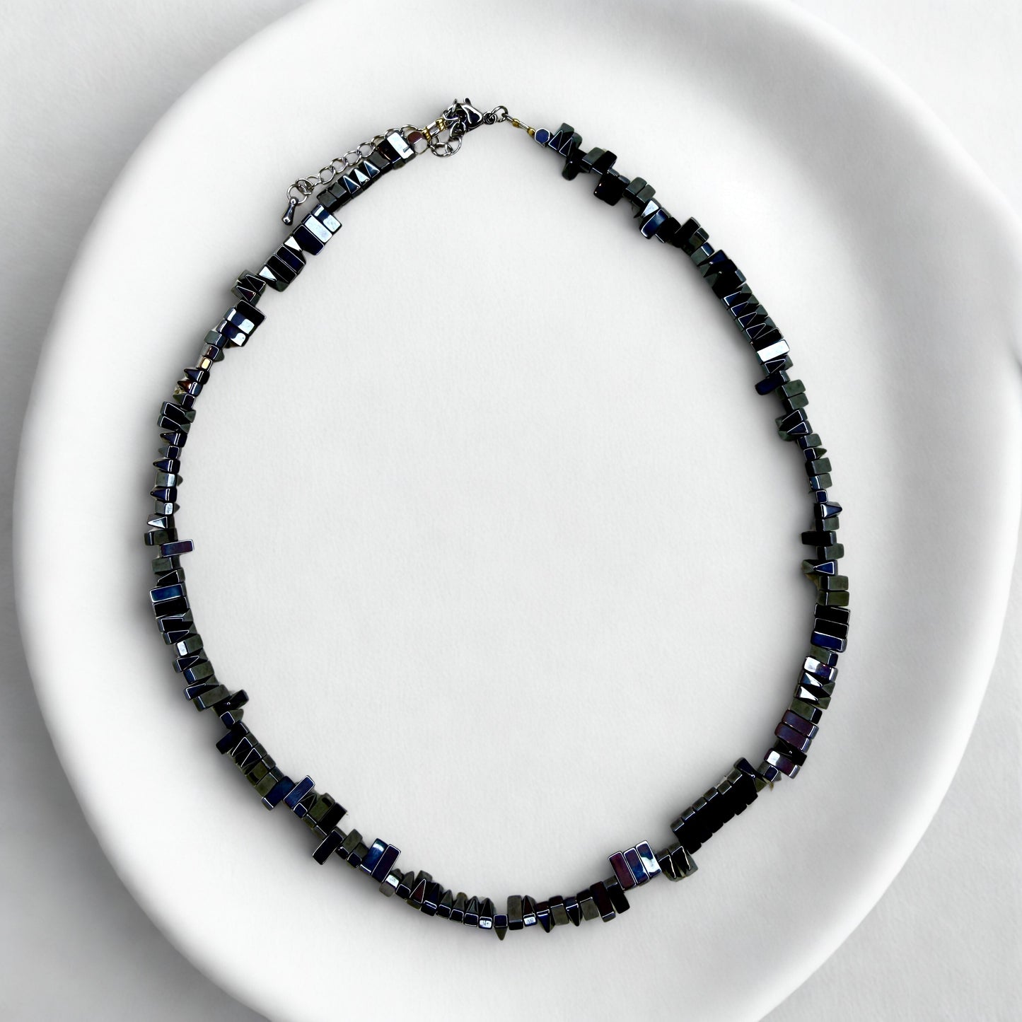 Hematito vėrinys ‘Noir’