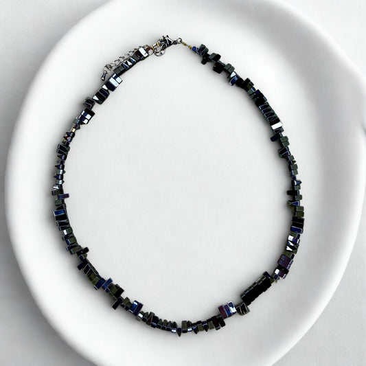 Hematito vėrinys ‘Noir’