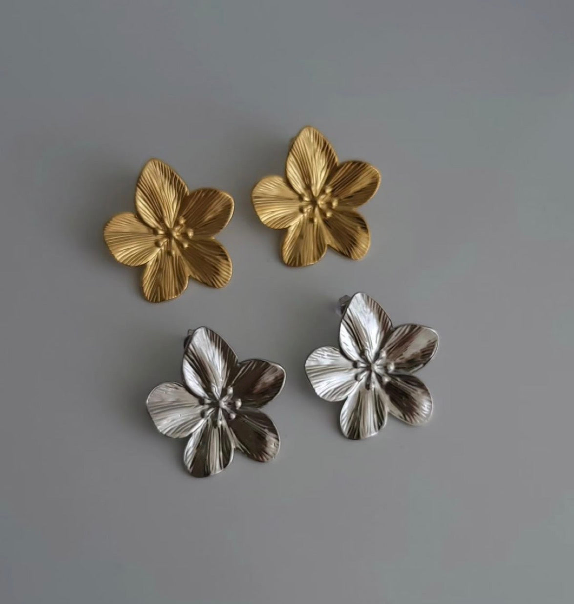 Auskarai ‘Flowers Gold M’