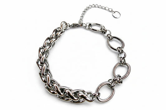 Apyrankė ‘Silver Bond’