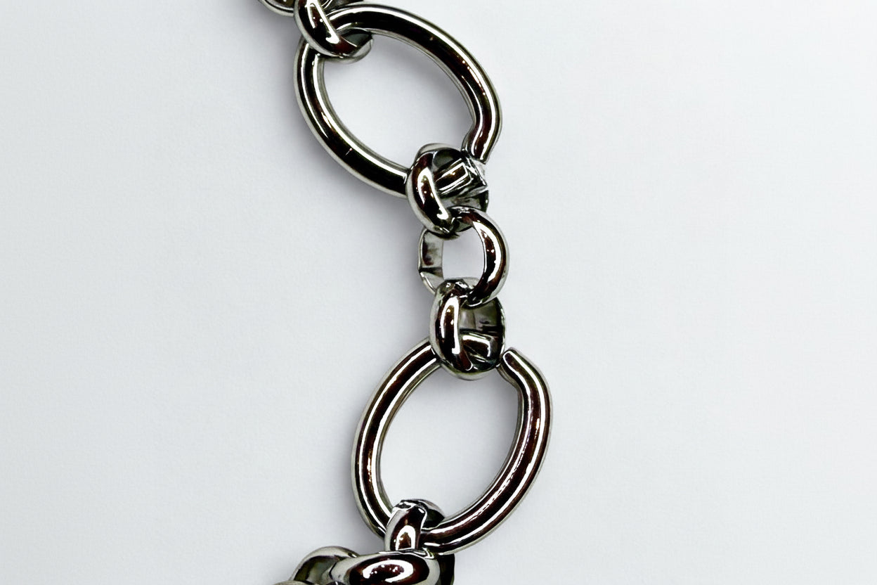 Apyrankė ‘Silver Bond’