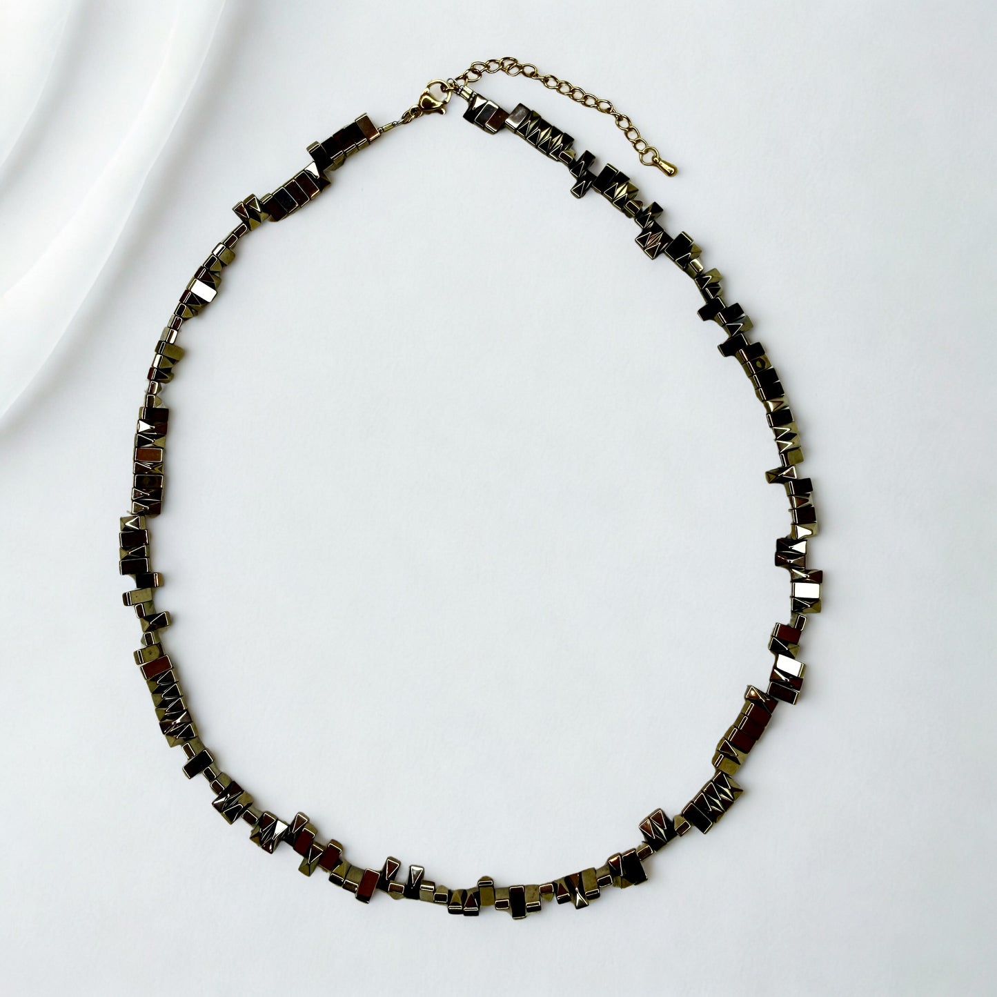 Hematito vėrinys ‘Aurum’